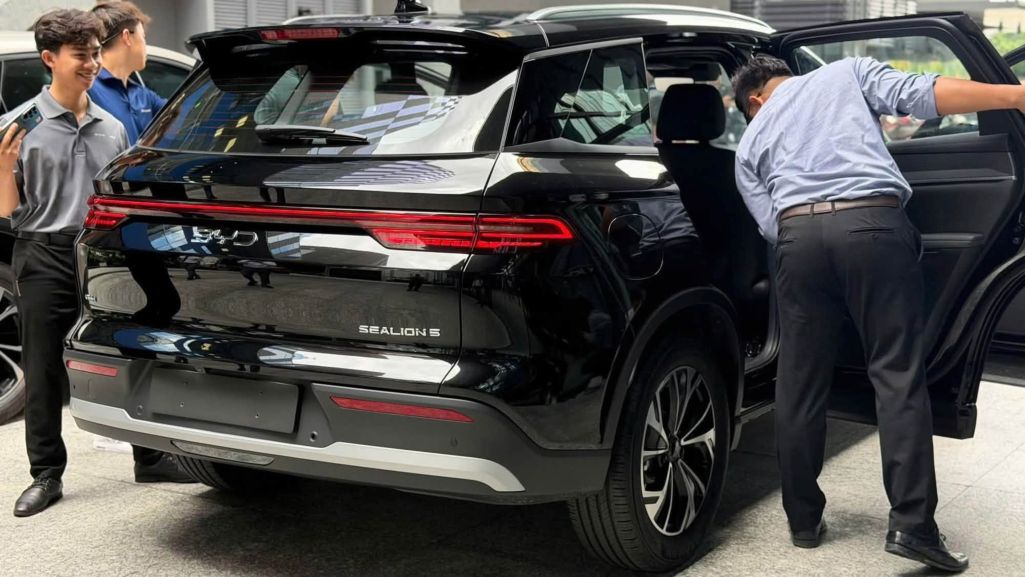 BYD Sealion 5 DM-i: SUV hybrid cắm sạc gây sức ép lên xe điện