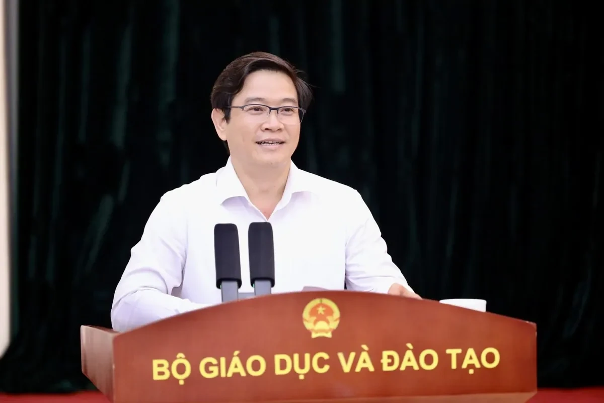 Chương trình giáo dục phổ thông sắp thay đổi toàn diện: Phụ huynh và học sinh cần chuẩn bị gì?