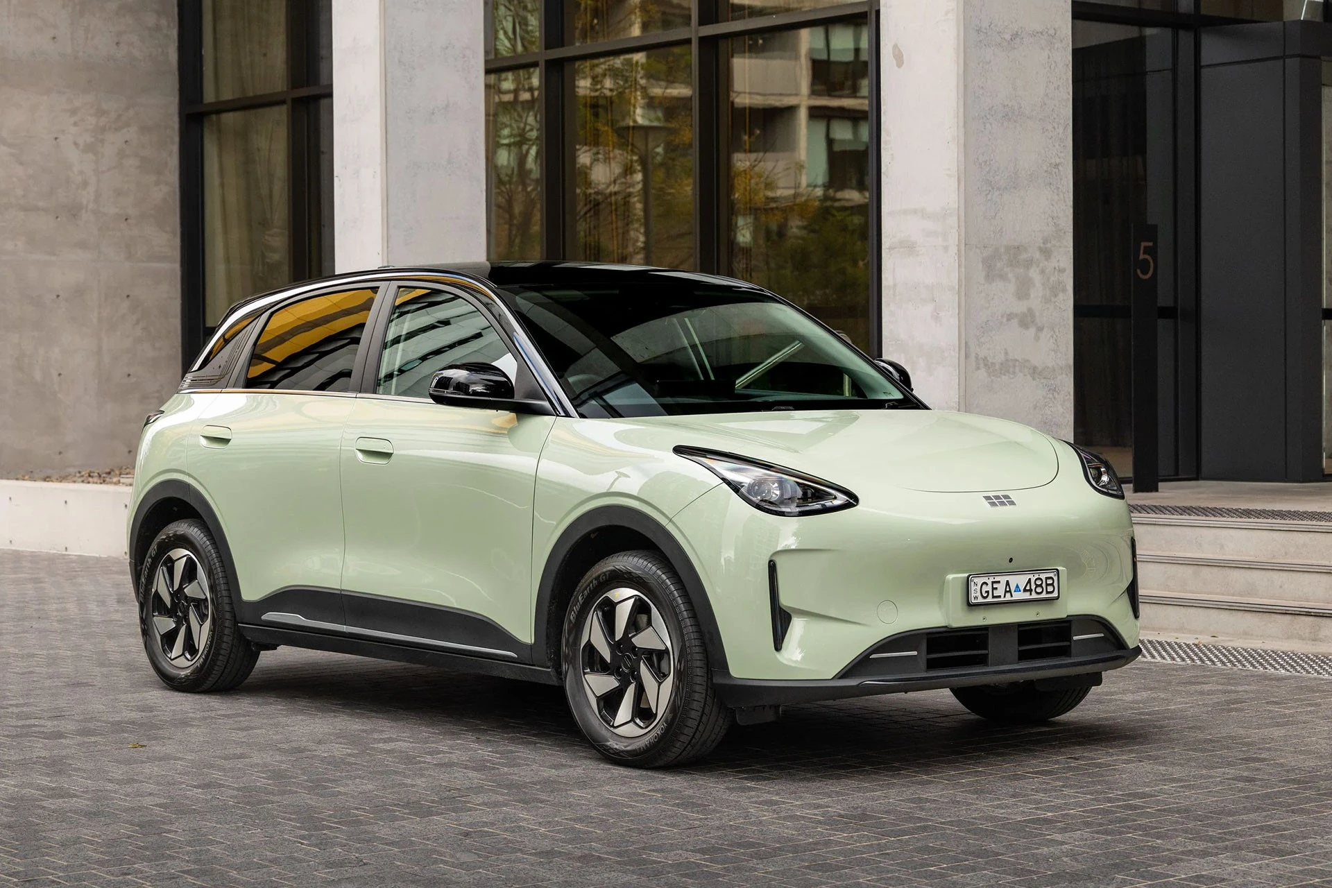 Geely EX2: xe điện đô thị giá rẻ đáng mua hay nên bỏ qua?