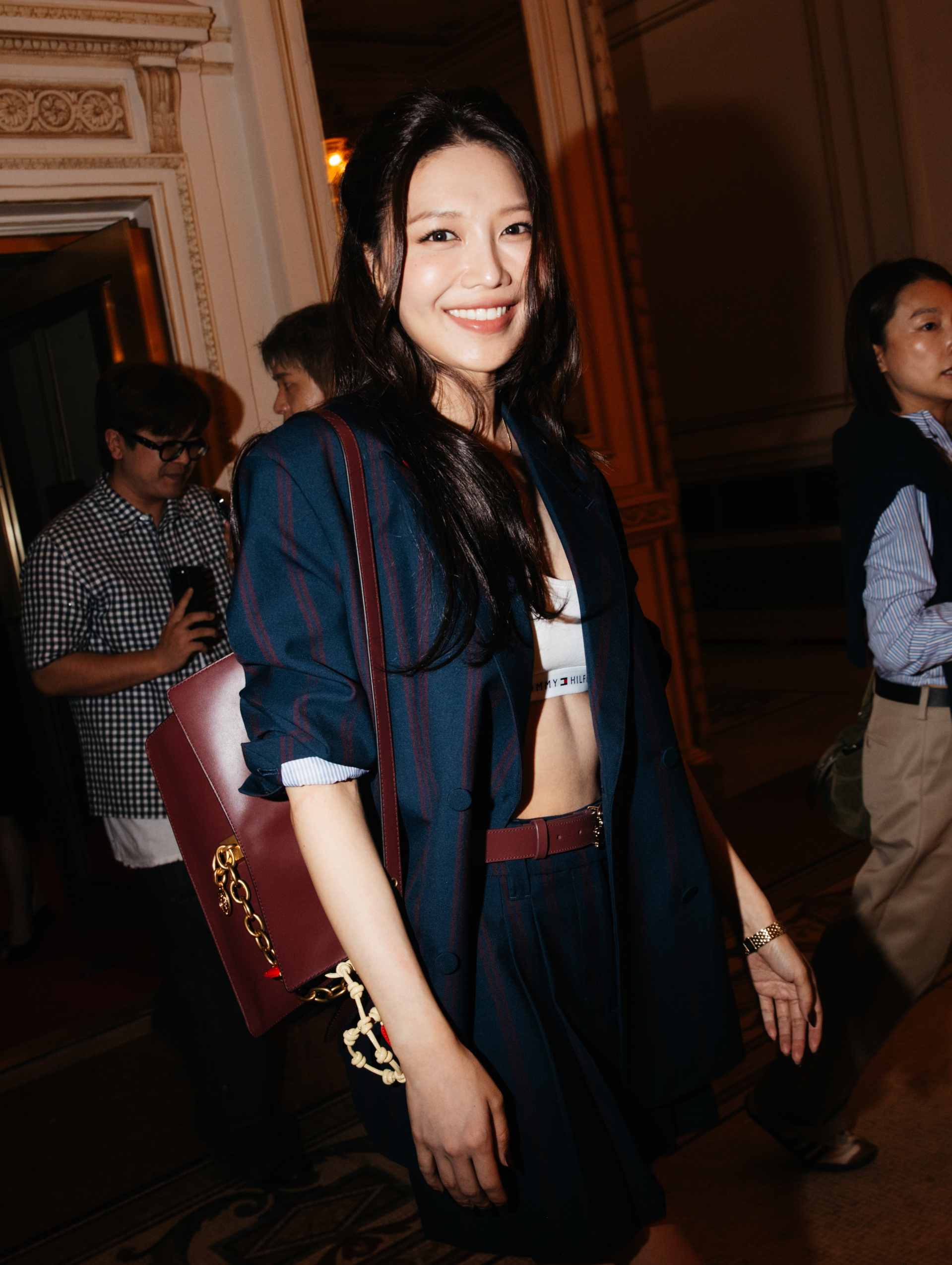 K-pop idols thời trang: từ thảm đỏ NYFW đến ghế đại sứ toàn cầu