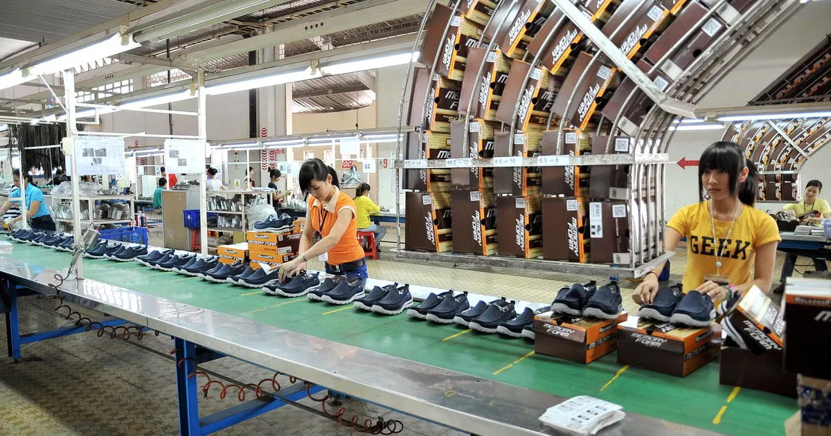 Xuất khẩu giày dép và túi xách sang Mỹ vượt 8 tỷ USD: Cơ hội và rủi ro