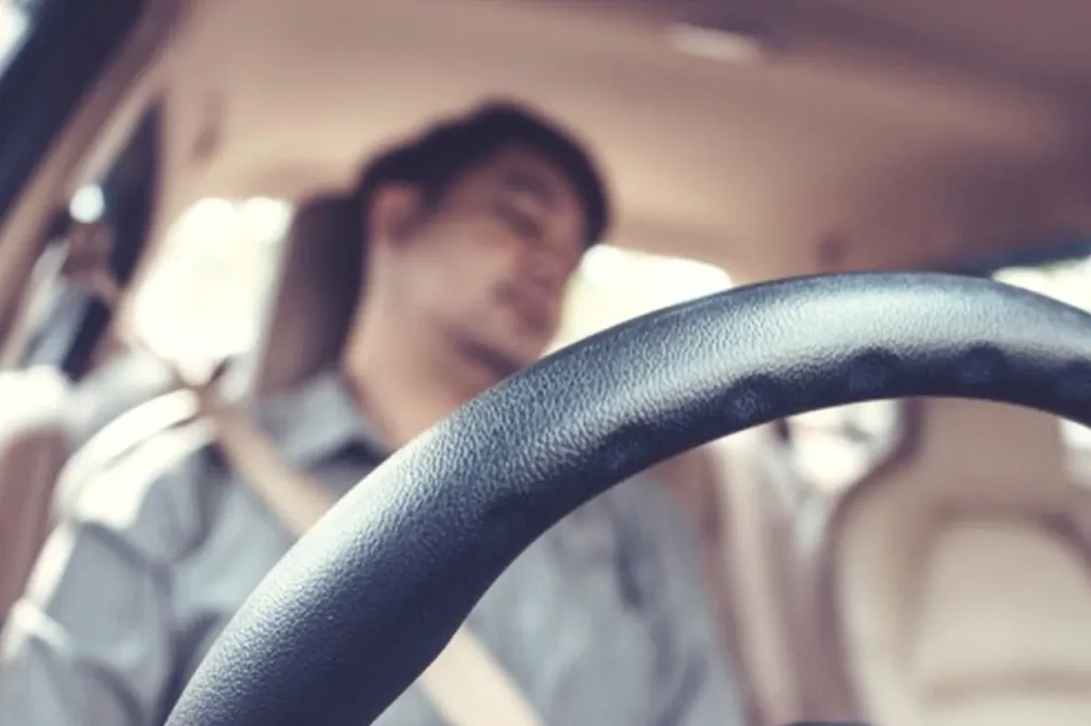 Tư thế ngủ sai trên ô tô: Nguy cơ lóc tách động mạch và đột quỵ