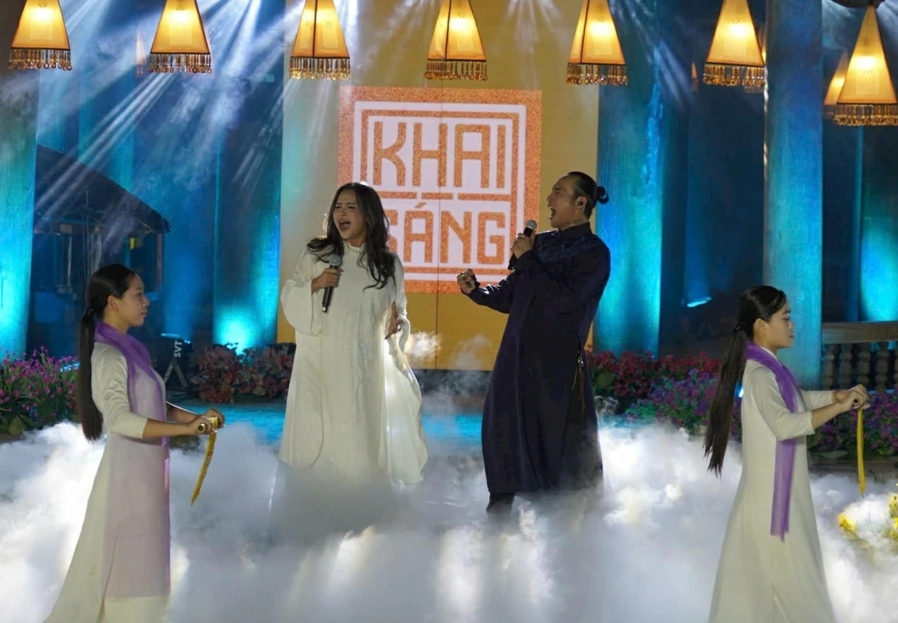 ‘Khai Văn’ tại Văn Miếu: đạo học Confucius bước vào ngôn ngữ ánh sáng