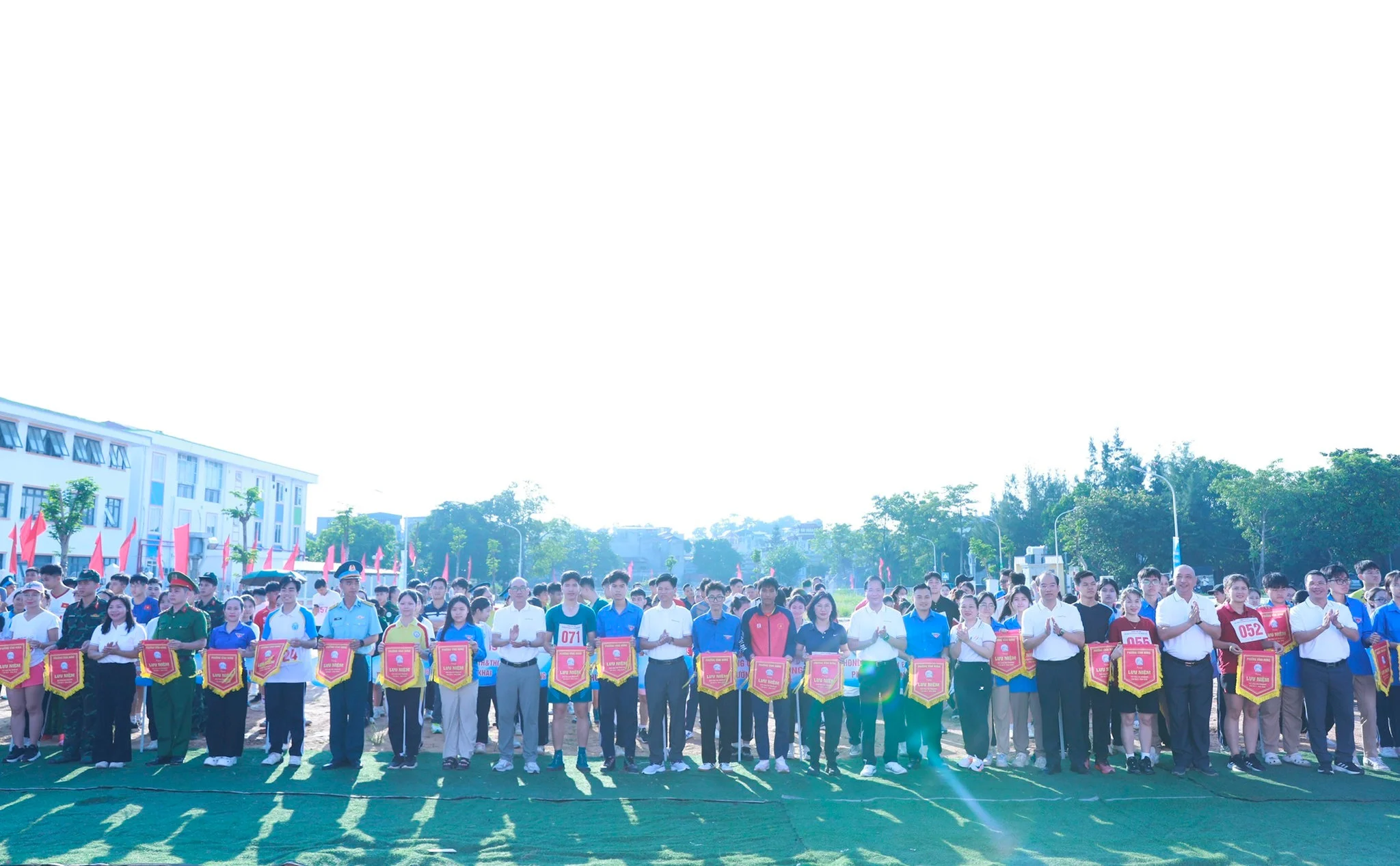 Giải chạy Báo Hànộimới Vì hòa bình: Ngày hội chạy bộ cộng đồng ở Vĩnh Hưng