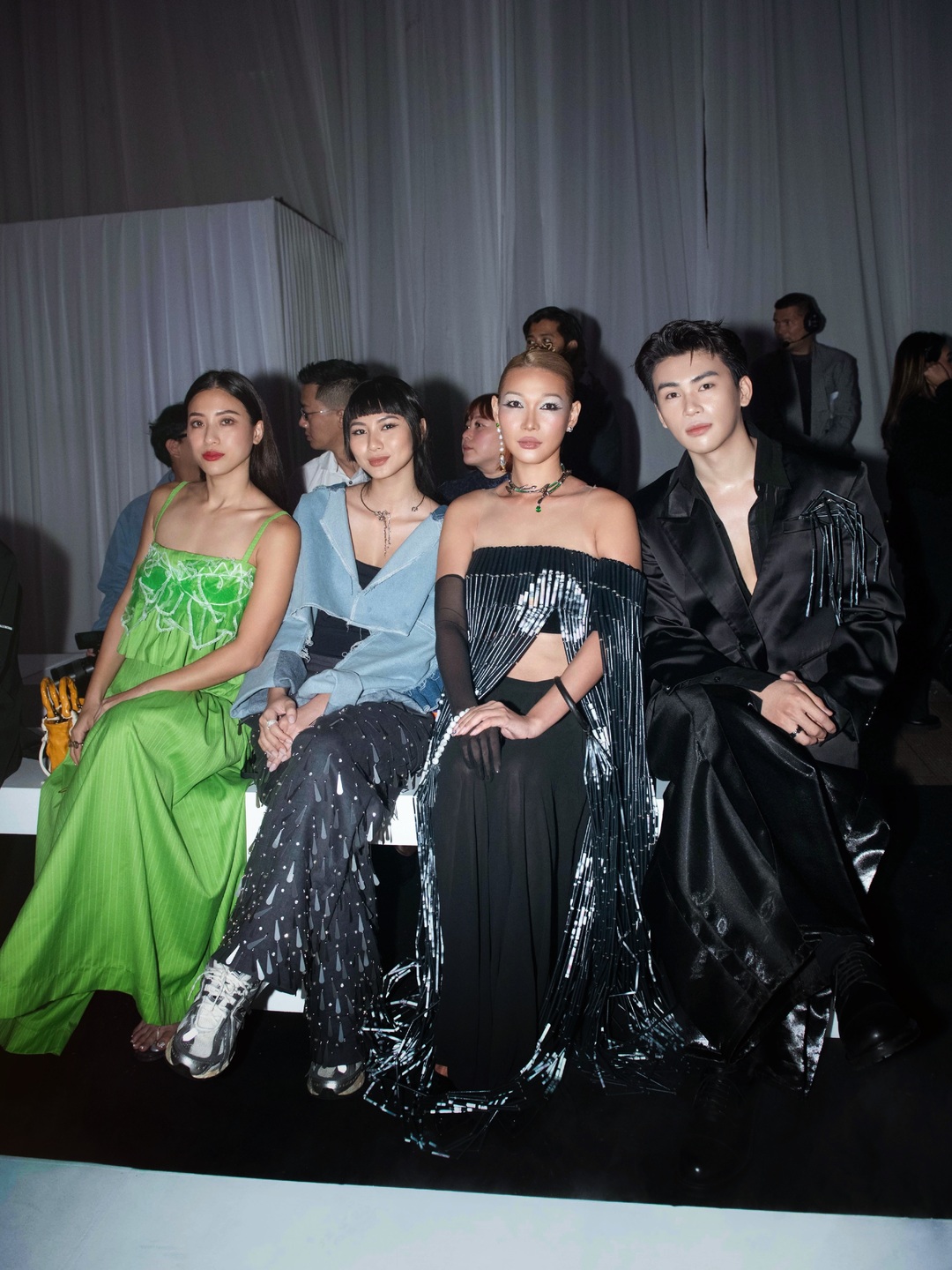 Diệp Linh Châu mang áo yếm Việt đương đại đến Manila Fashion Week