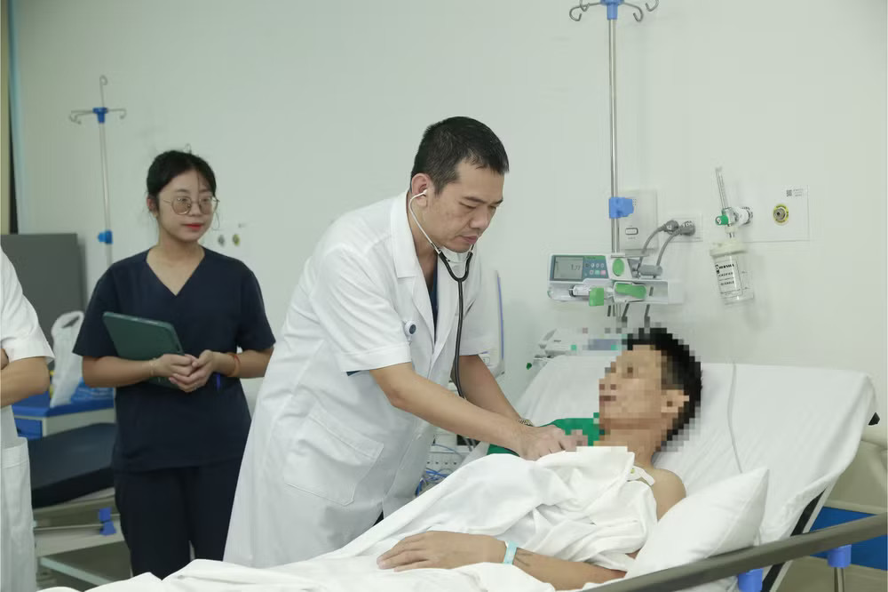 Ca phẫu thuật “cân não” nạo vét vôi hóa đường ra thất trái