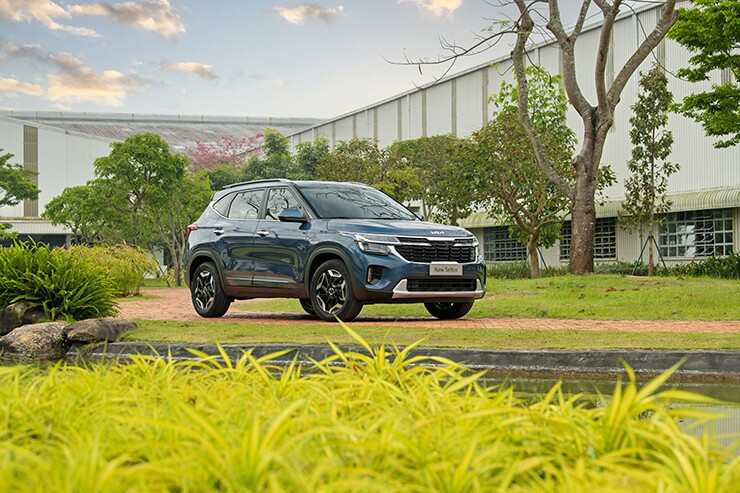 KIA Seltos giá từ 549 triệu: Turbo, ADAS và cuộc đấu với Hyundai Creta