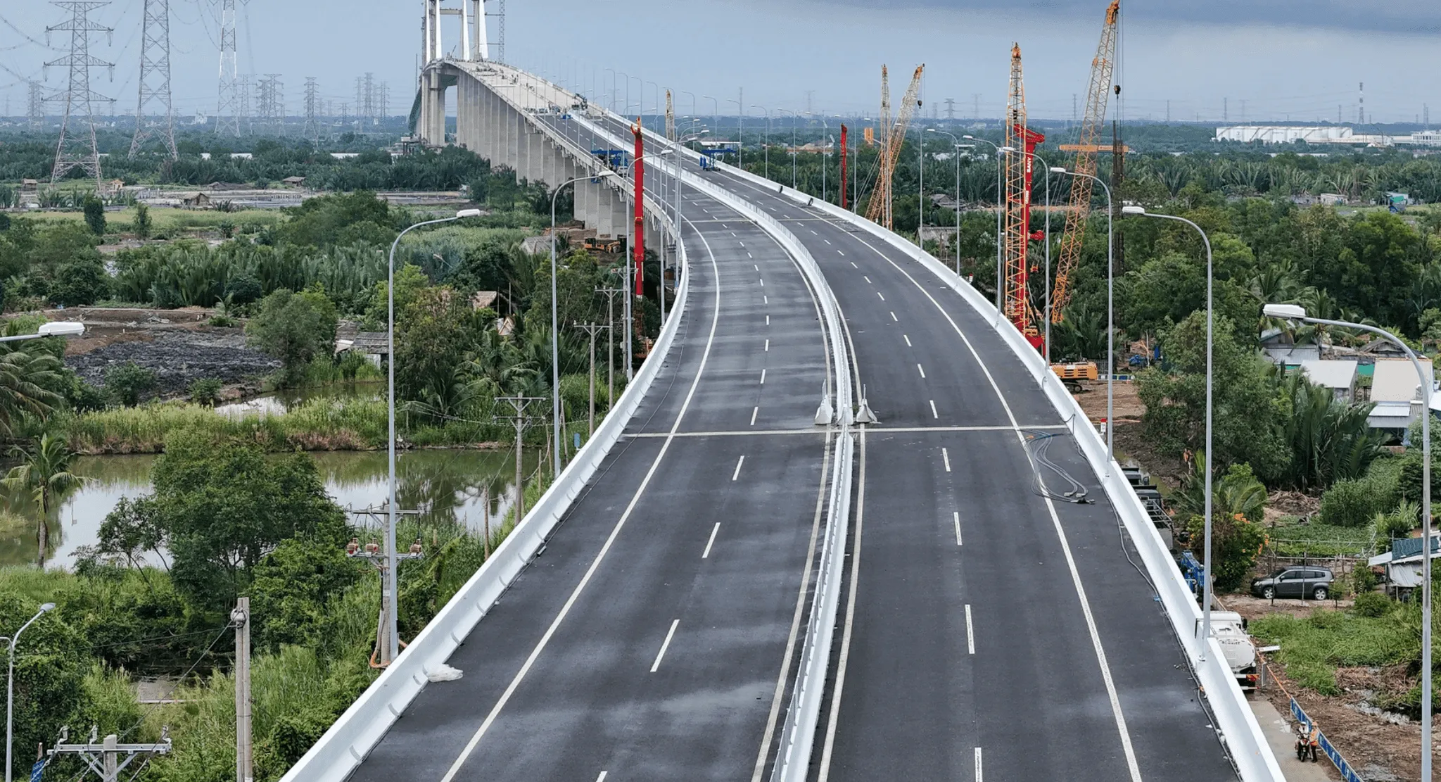 Nút giao tiêu chuẩn quốc tế đầu tiên và bước ngoặt kết nối vùng