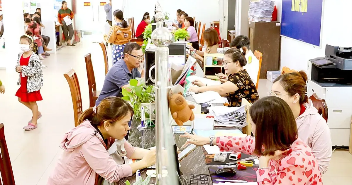 Lãnh đạo hành chính công dùng AI hàng ngày để bỏ bớt việc giấy tờ