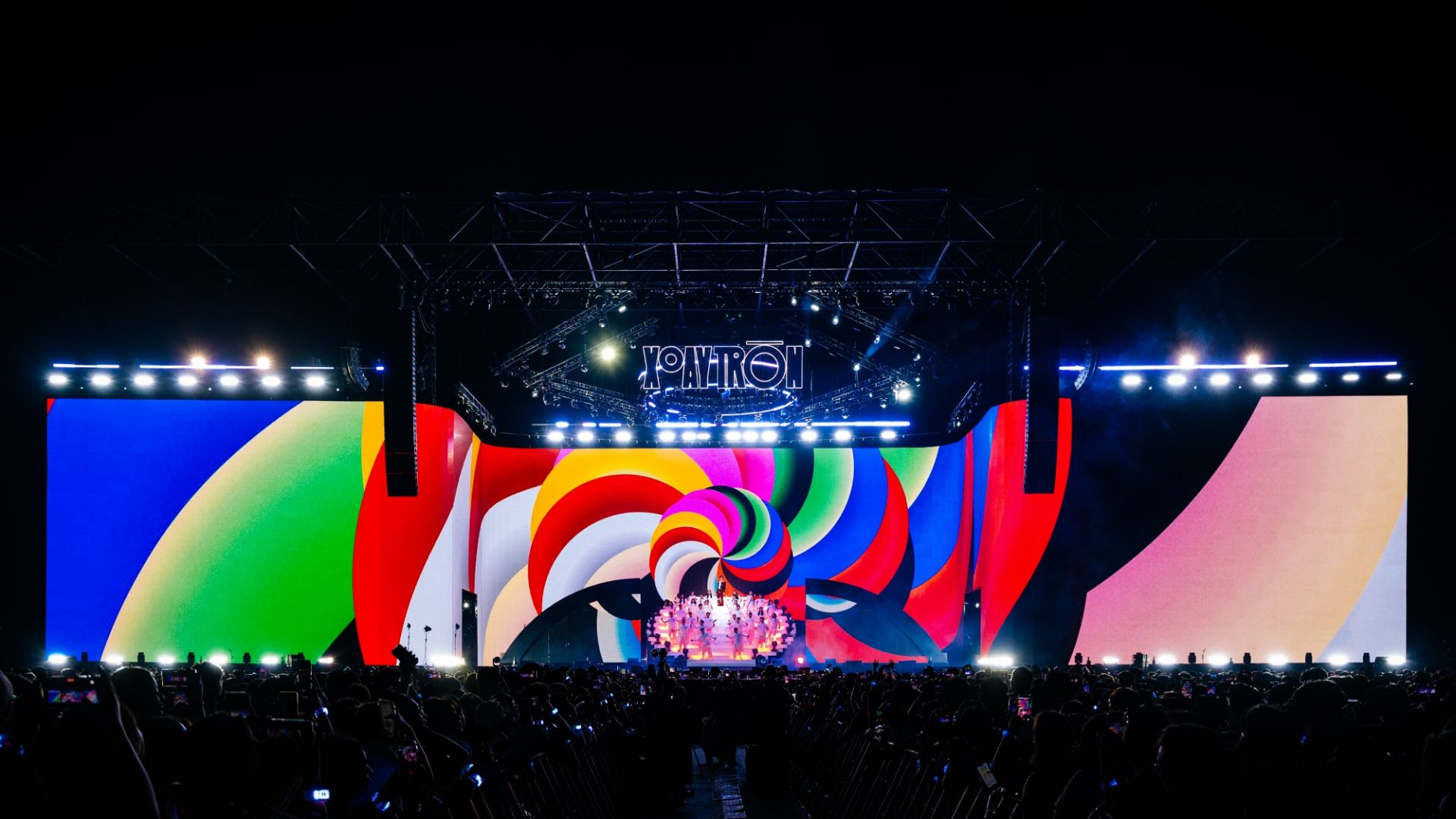 Concert Xoay Tròn Day 3: Sân khấu LED và âm thanh kể chuyện