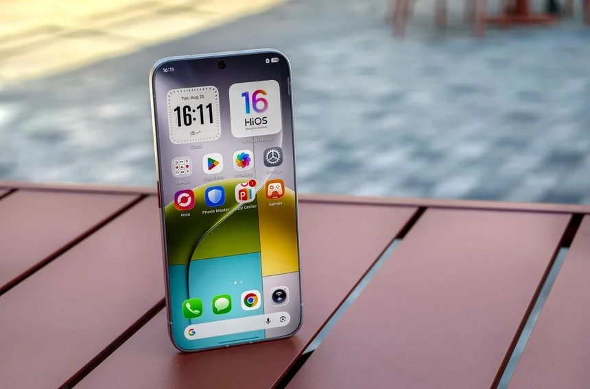 Điện thoại không viền Tecno: Tương lai đẹp mắt nhưng chưa thực tế