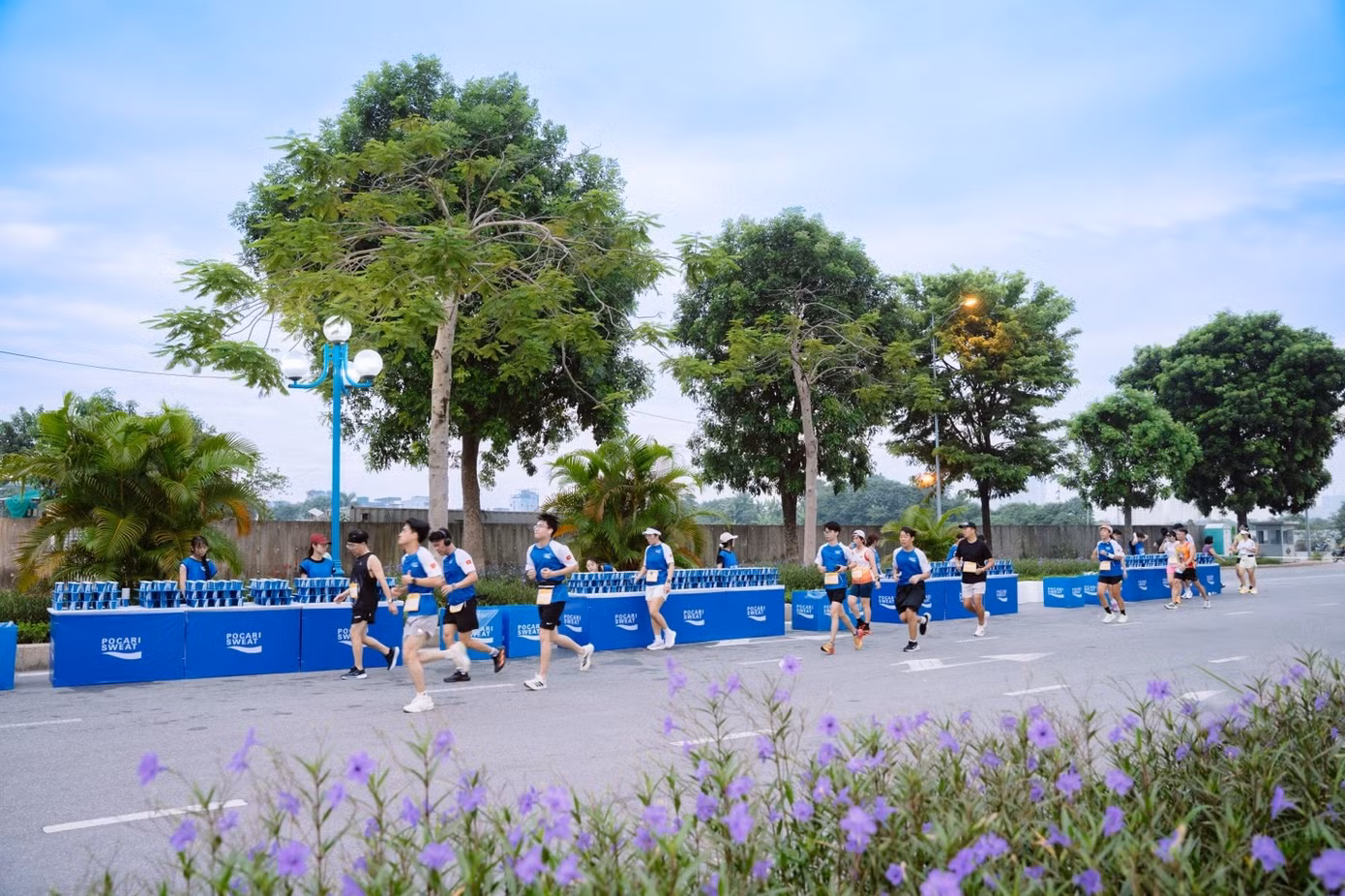 Pocari Sweat Run Hà Nội: 5.000 runner và một buổi bình minh khó quên
