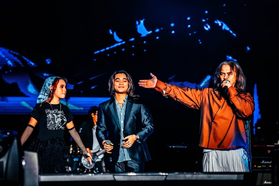 Legenda Rock Menyala di Stadium Bersejarah Dengan Empat Jam Persembahan