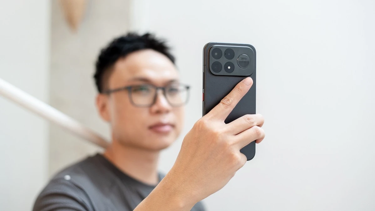 POCO F9 Ultra review: cấu hình khủng, loa Bose và pin 8.050mAh có đủ để bạn nâng cấp?