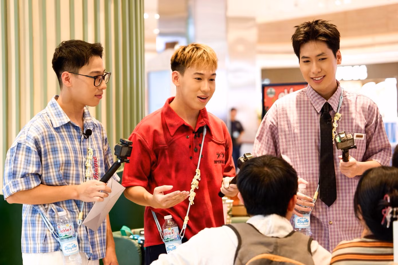 Từ 11 khán giả đến mini concert kín chỗ: cú lội ngược dòng của Duniverse