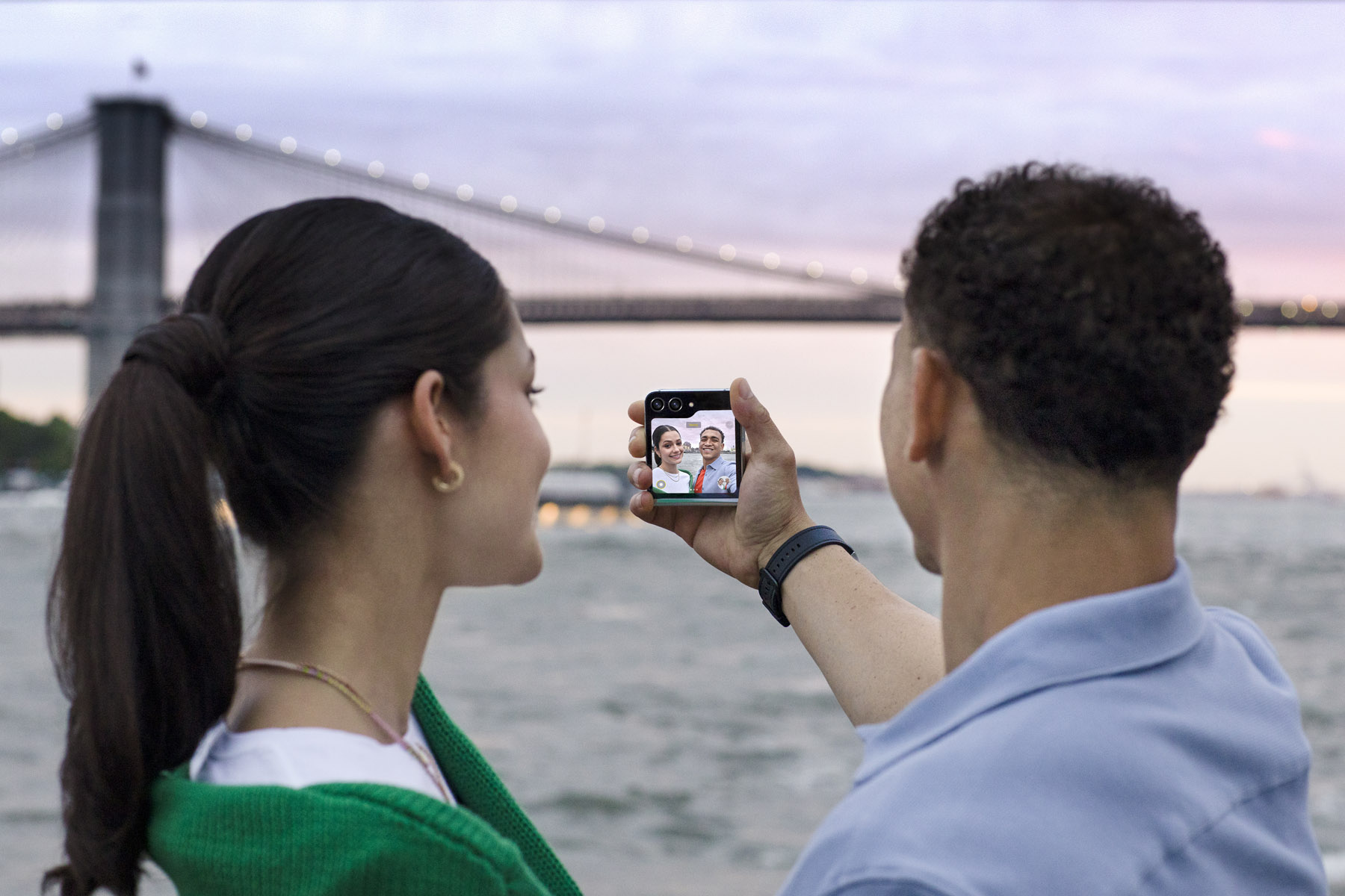 Galaxy Z Fold 8 đa nhiệm toàn diện trên màn hình gập