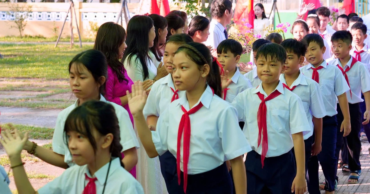 Sách giáo khoa miễn phí ở Huế: Chính sách tốt, triển khai chậm