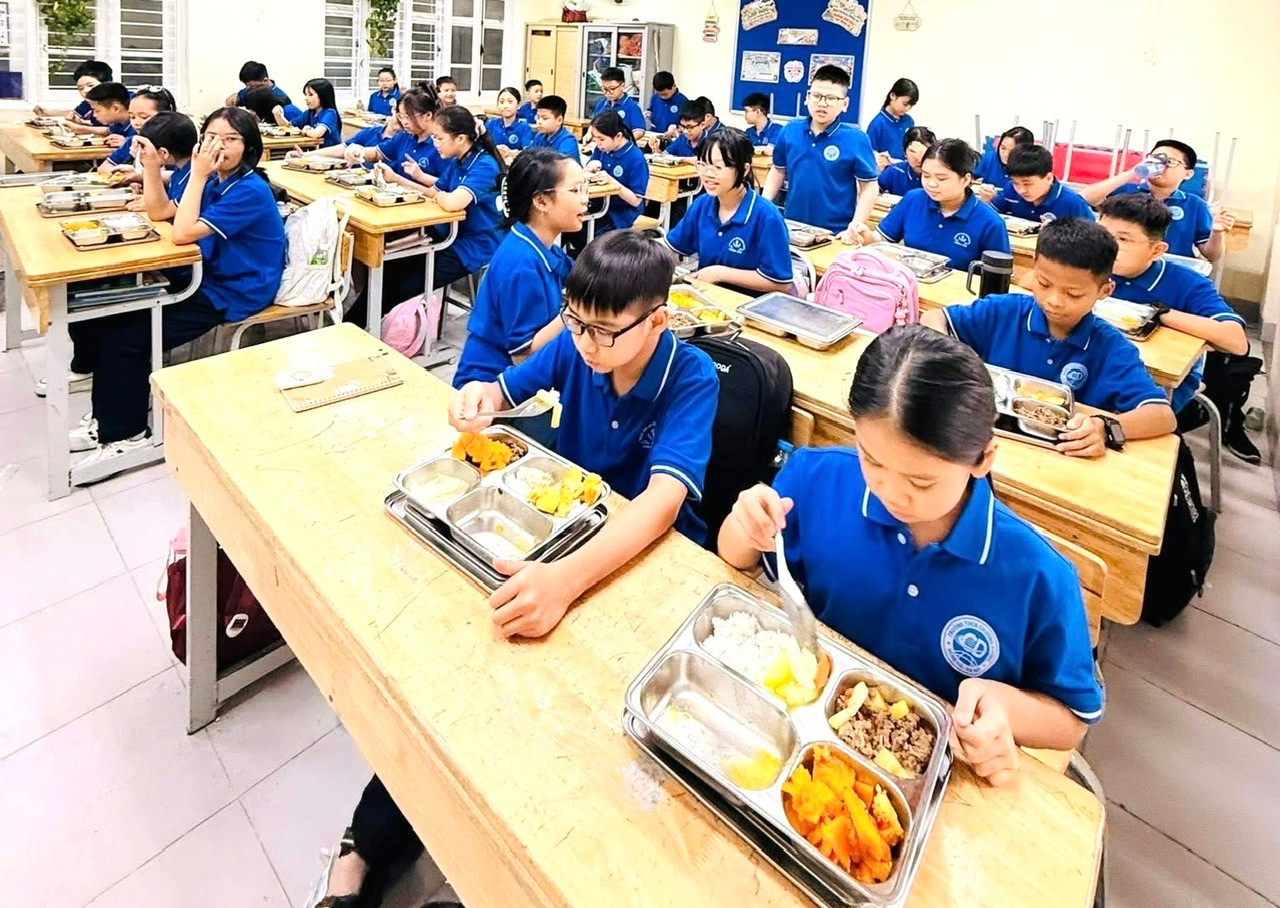 Suất ăn minh bạch ở TP.HCM: công nghệ xây niềm tin phụ huynh