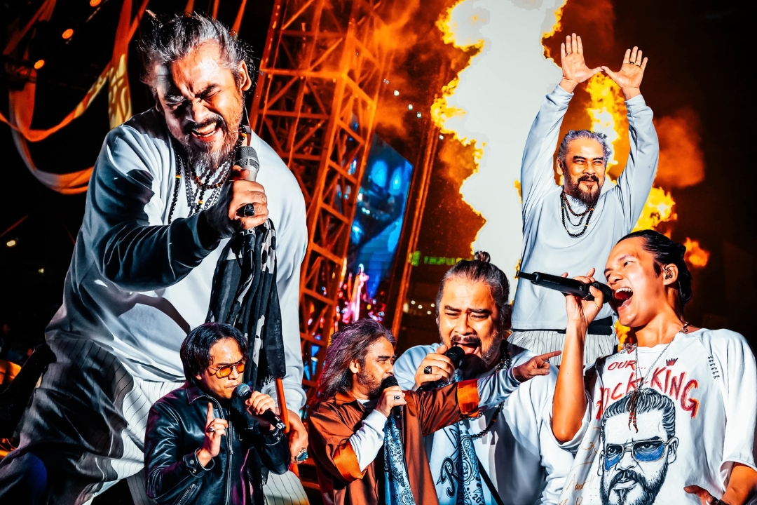 Legenda Rock Menyala di Stadium Bersejarah Dengan Empat Jam Persembahan