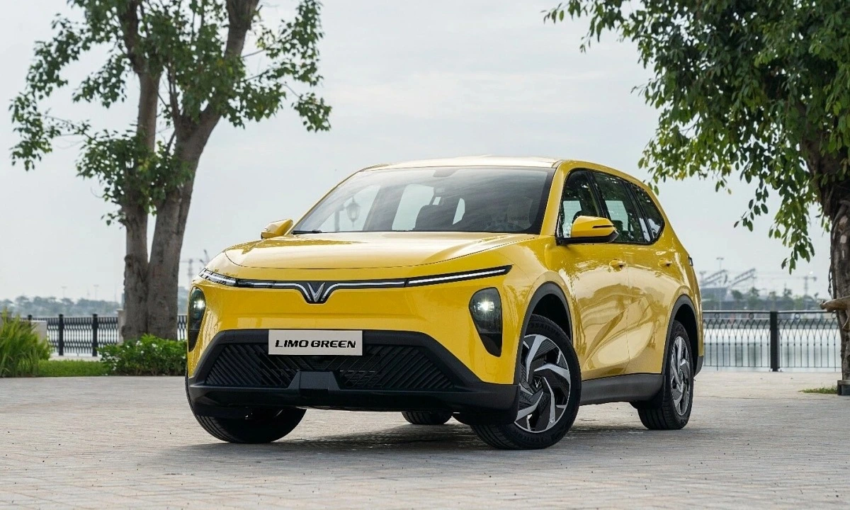 VinFast giữ ngôi vương xe điện 24 tháng: chiến lược nào đứng sau?