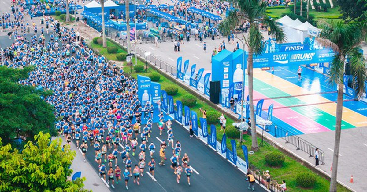 Pocari Sweat Run: 5.000 runner thắp sáng bình minh Hà Nội