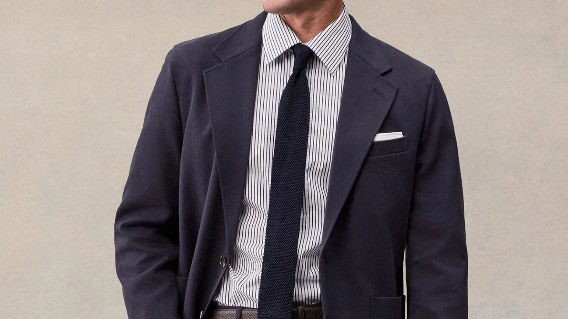 Suit Bình Dân: Khi Thời Trang Lịch Lãm Được Dân Chủ Hóa