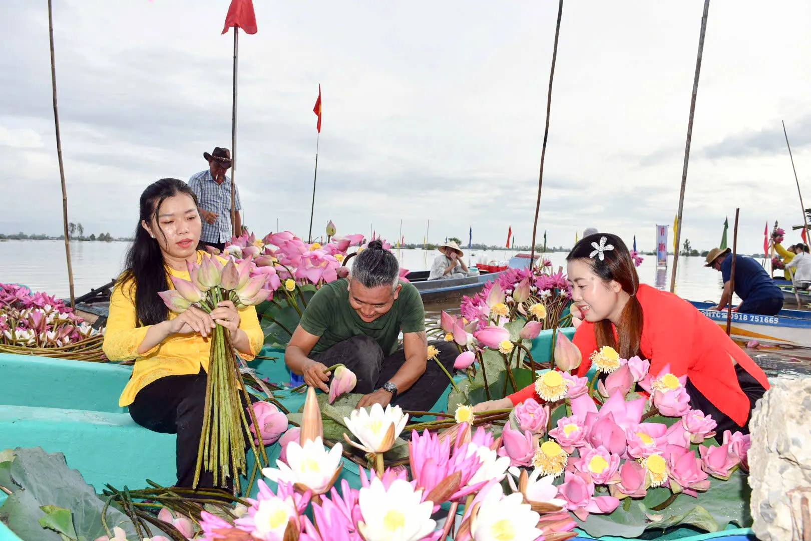 Mùa nước nổi Đồng Tháp và An Giang: Lịch trình du lịch sinh thái tiết kiệm