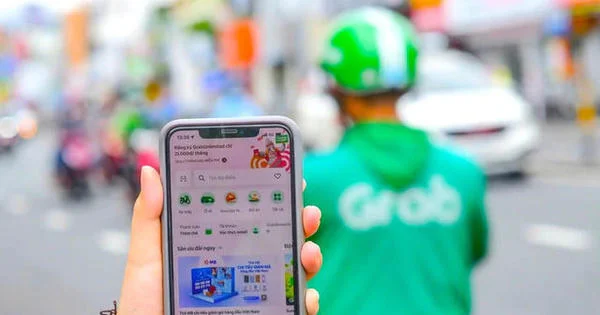 Cuộc tắt app của tài xế Grab và lỗ hổng pháp lý quyền lợi lao động