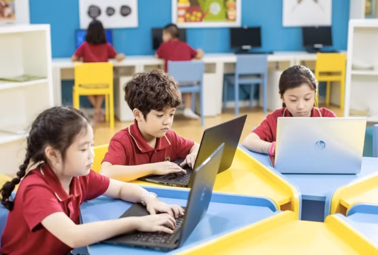 Hà Nội đưa AI vào lớp 1-12: cơ hội, thách thức và vai trò của phụ huynh