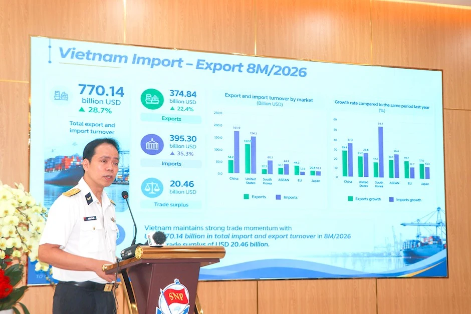 TP.HCM chạy đua cảng xanh và số hóa để không tụt lại sau Singapore