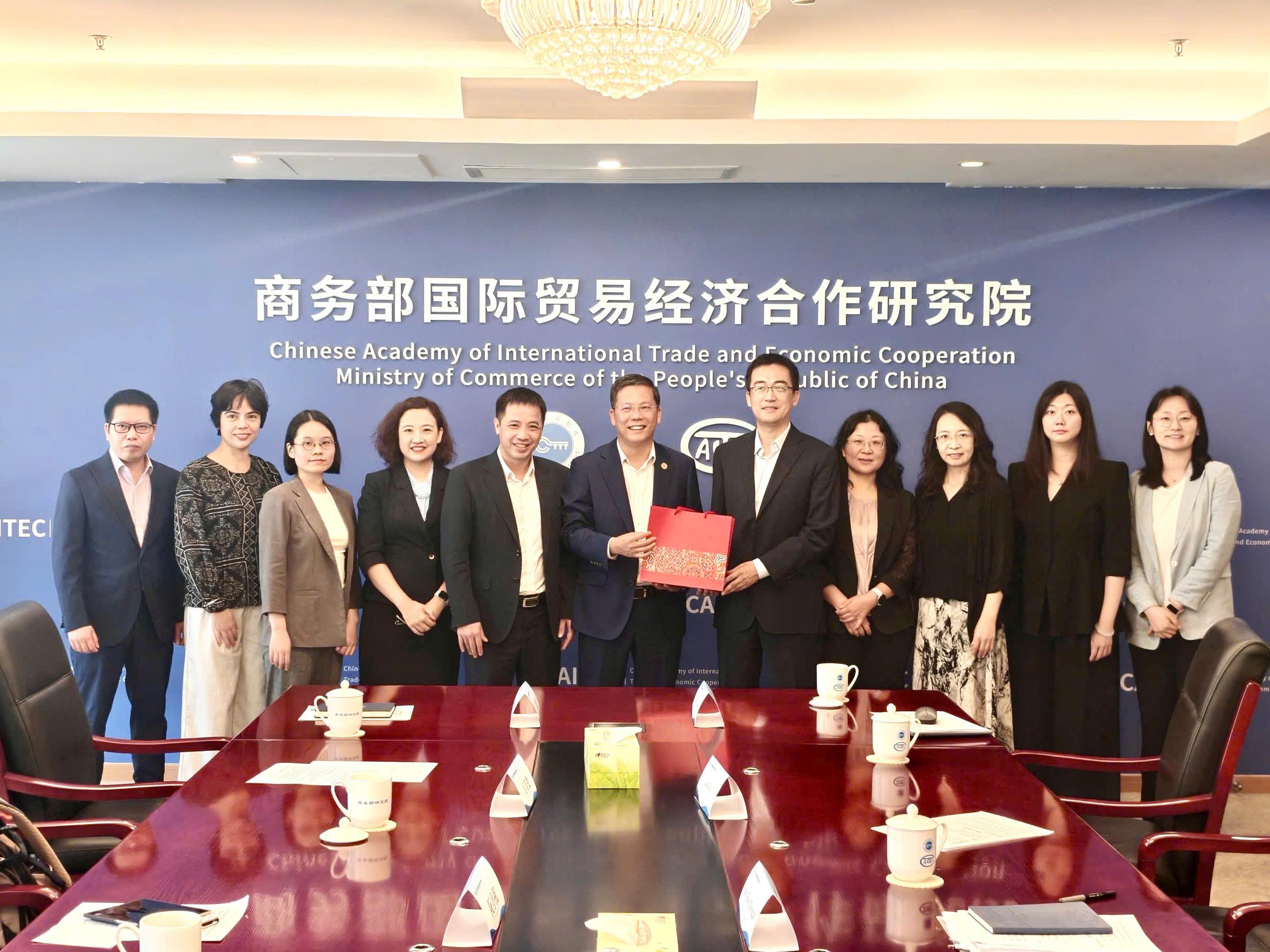 Đoàn xúc tiến thương mại Việt Nam tại CAEXPO: Cơ hội kết nối khu công nghiệp và chuỗi cung ứng