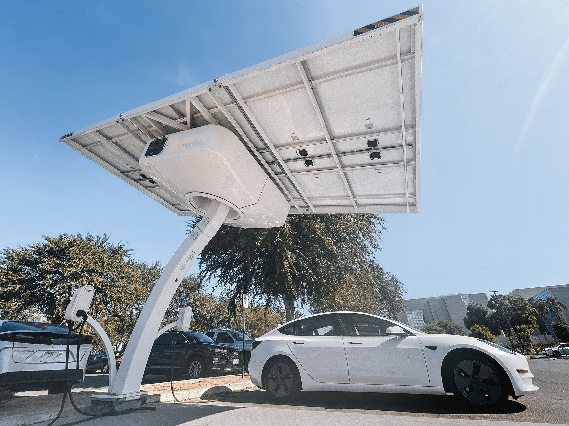 Tesla chính thức lập công ty: Tín hiệu cho cuộc đua xe điện mới