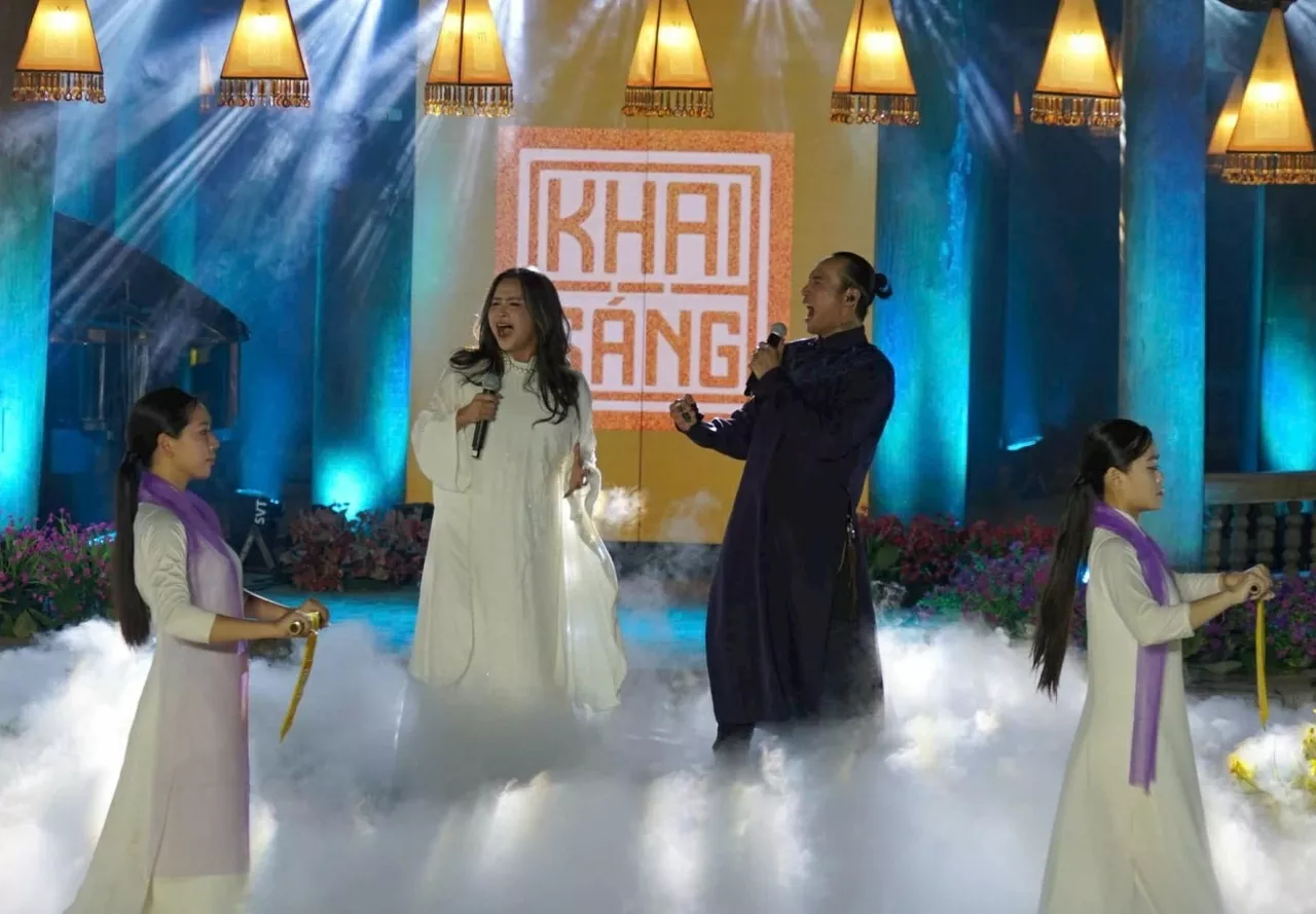 ‘Khai Văn’ tại Văn Miếu: đạo học Confucius bước vào ngôn ngữ ánh sáng