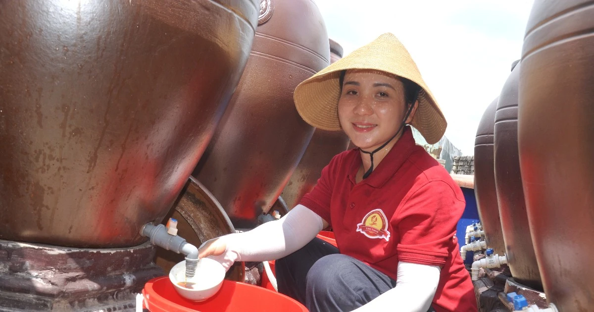 Nước mắm truyền thống Việt: Từ làng nghề đến bàn ăn toàn cầu