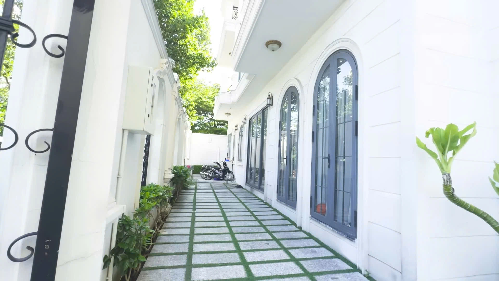 Bên trong nhà sao Việt: từ tân cổ điển đến hiện đại tối giản