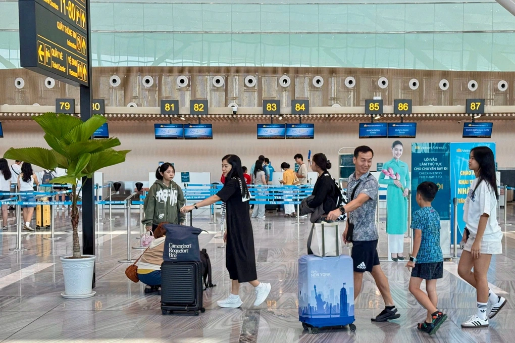 Mở rộng đội bay hàng chục tỷ USD: giá vé máy bay Việt Nam sẽ đi về đâu?