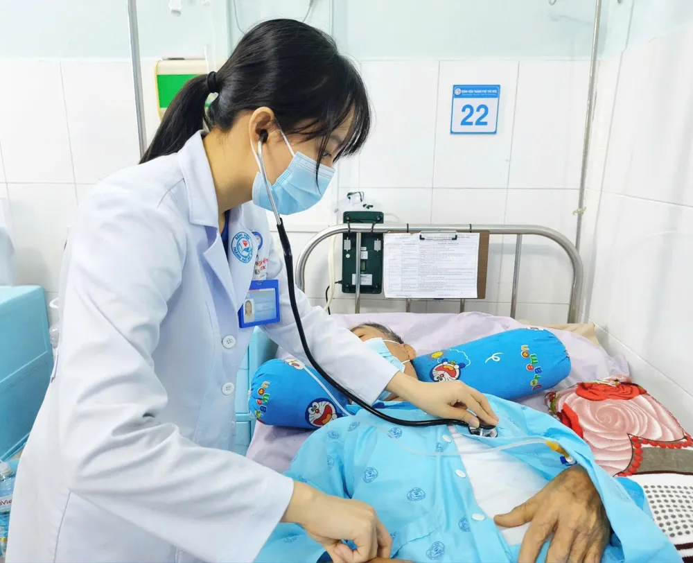 Cơn đau đầu dữ dội và yếu liệt nửa người: Đừng bỏ lỡ tín hiệu đột quỵ xuất huyết não