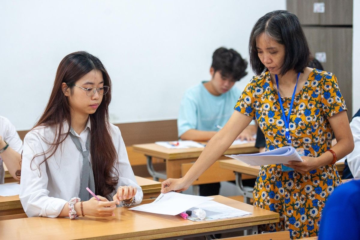 Giáo viên hưu trí trở lại toàn thời gian: lối thoát cho khủng hoảng thiếu giáo viên