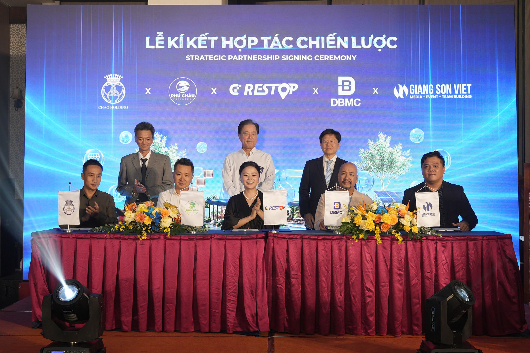 Cuộc đua trạm sạc xe điện: từ startup đến ông lớn