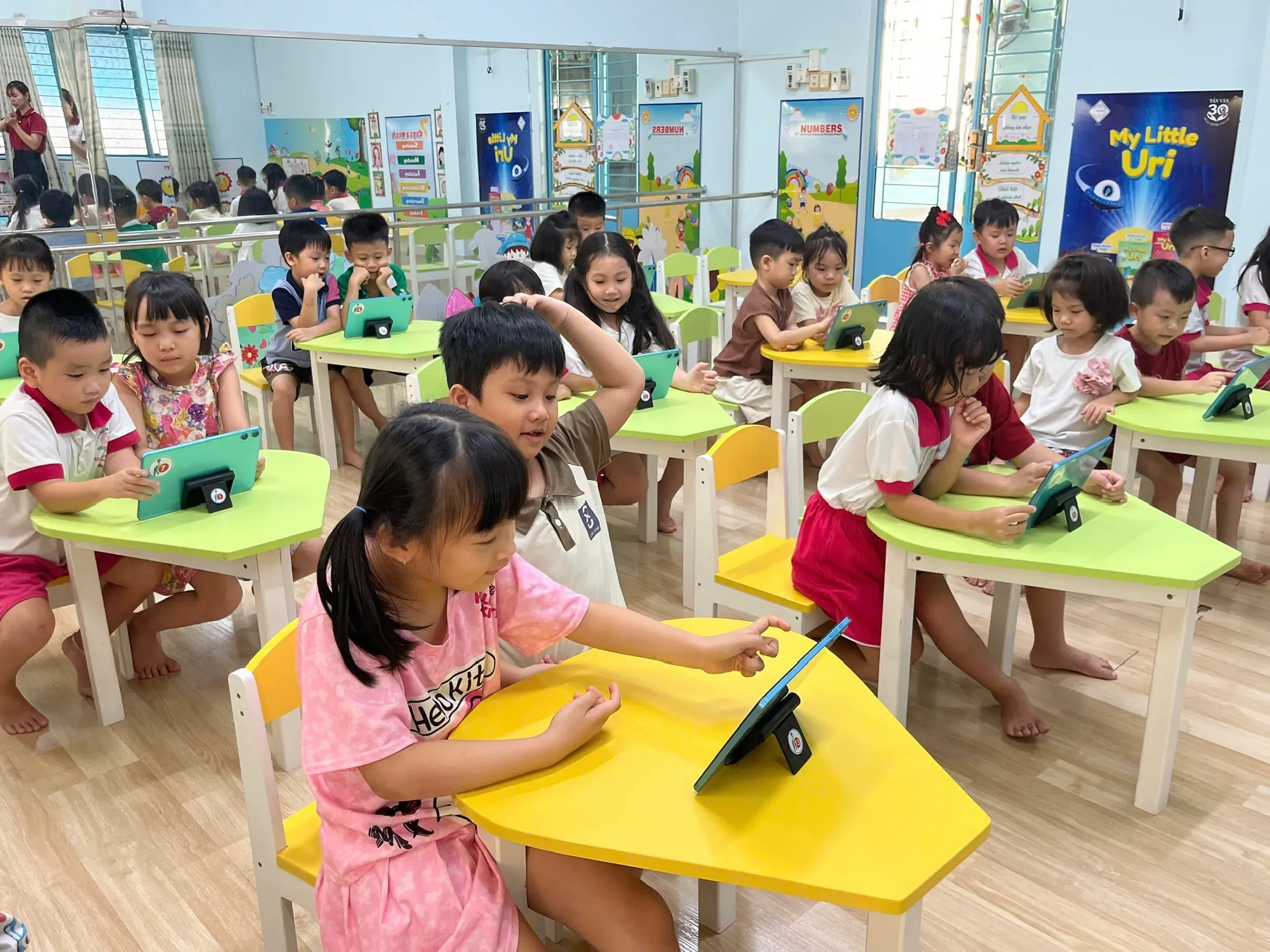 TP.HCM thí điểm tiếng Anh tích hợp ở mầm non: Cơ hội hay áp lực cho trẻ?