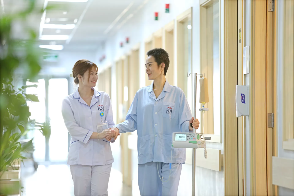 Người bệnh mạn tính cần làm gì để tránh sai sót khi dùng thuốc lâu dài?