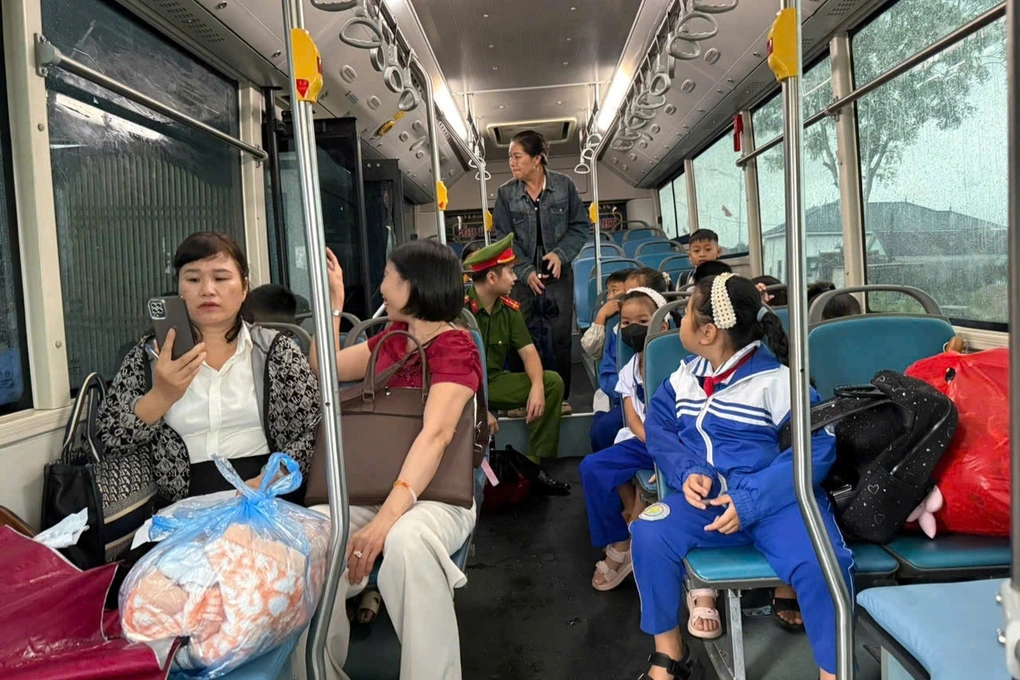 Đóng cửa điểm trường lẻ Nghệ An: Khủng hoảng niềm tin hơn là chuyện khoảng cách