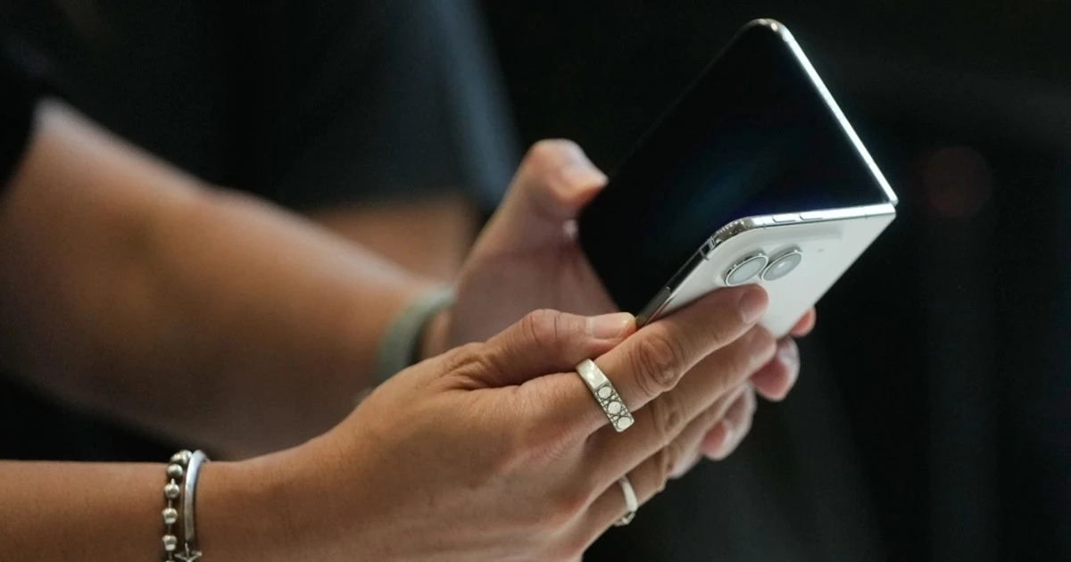iPhone Duo không khe SIM vật lý: Hướng dẫn chuyển đổi eSIM và giữ số cũ