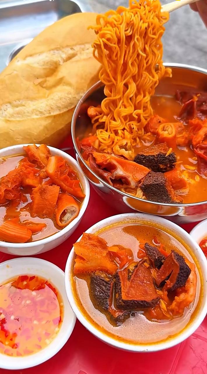 Những quán ăn vỉa hè Hà Nội dưới 25.000 đồng đáng thử nhất