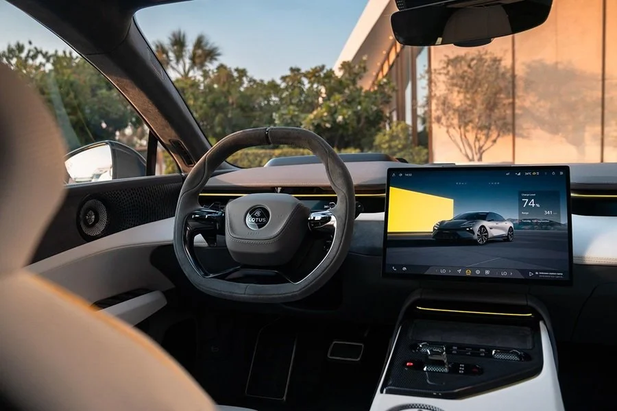 Lotus Emira 420 Sport, Emeya và Eletre: bộ ba hiệu suất cao định nghĩa lại Lotus