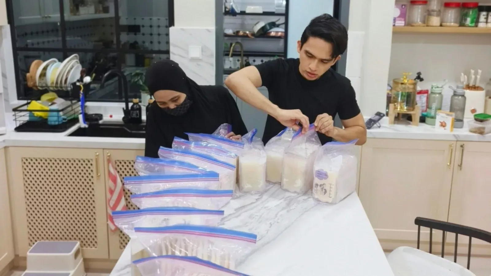 Panduan Lengkap Tukar Susu Ibu Lebihan Jadi Serbuk Tahan Lama