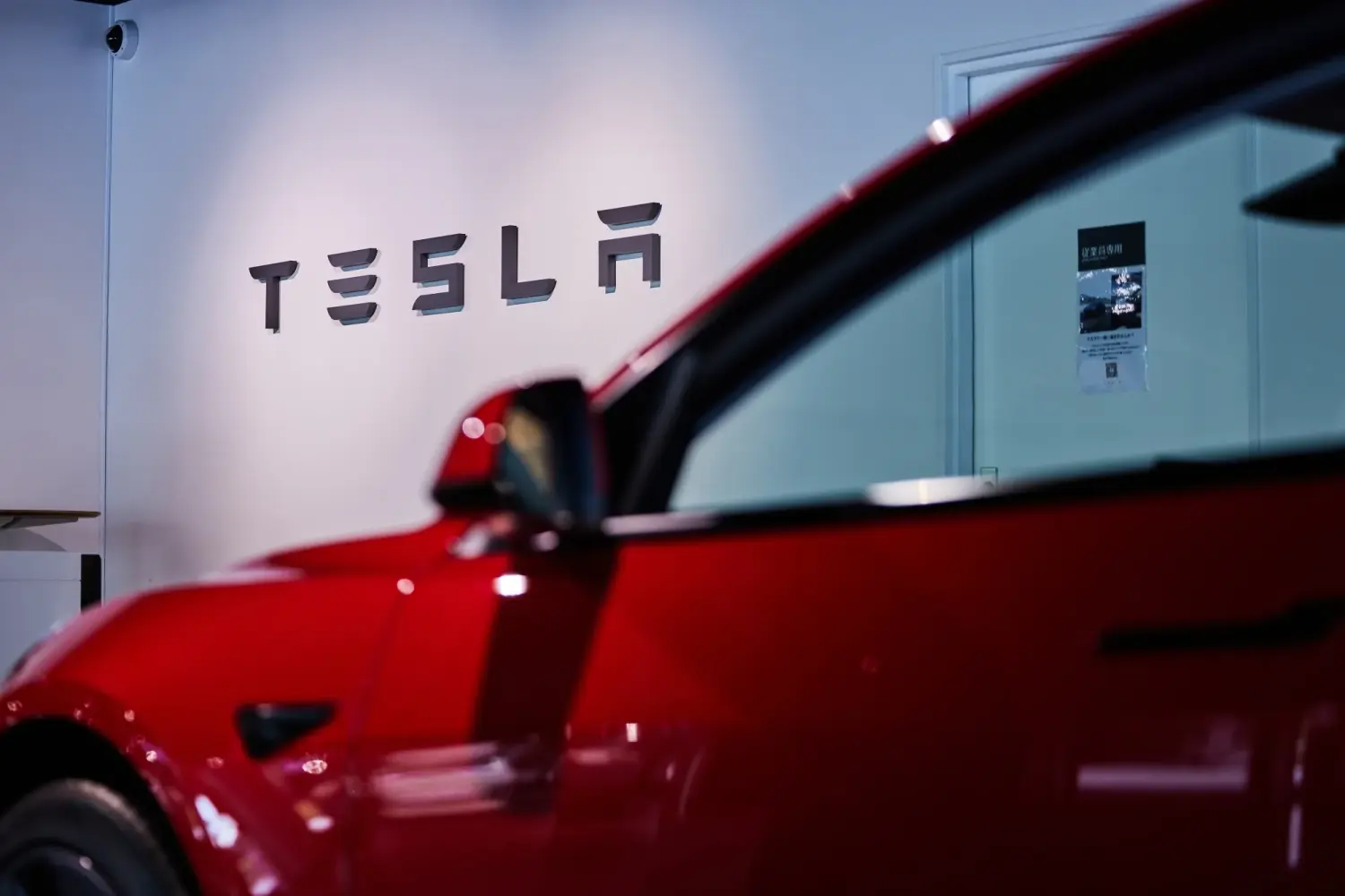 Tesla lập công ty tại Việt Nam: nhập khẩu, phân phối và những bài toán phía trước