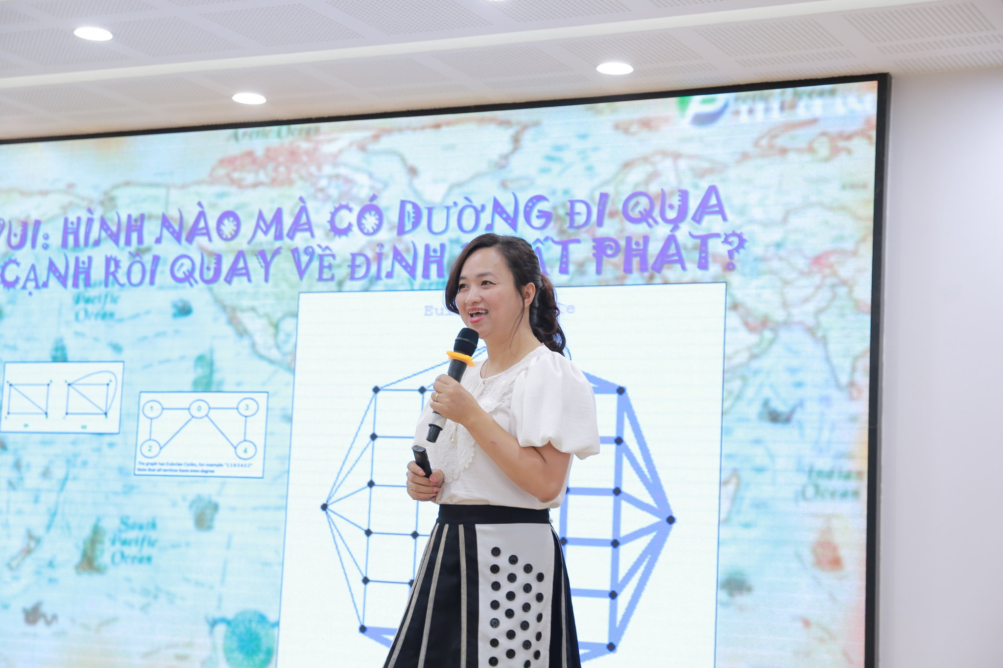 Nữ giáo sư toán học Việt Nam: Chọn trở về để dẫn dắt nghiên cứu