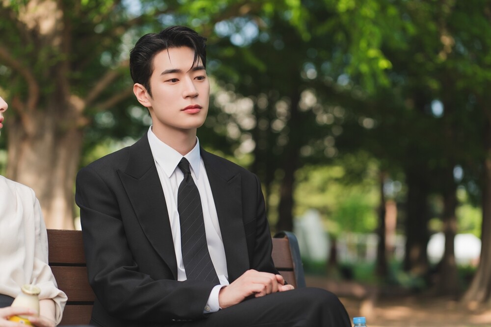 Cơ Thể Bị Đổi Chỗ, Trái Tim Vẫn Nguyên: Dive Into You Và Cơn Hỗn Loạn Lãng Mạn