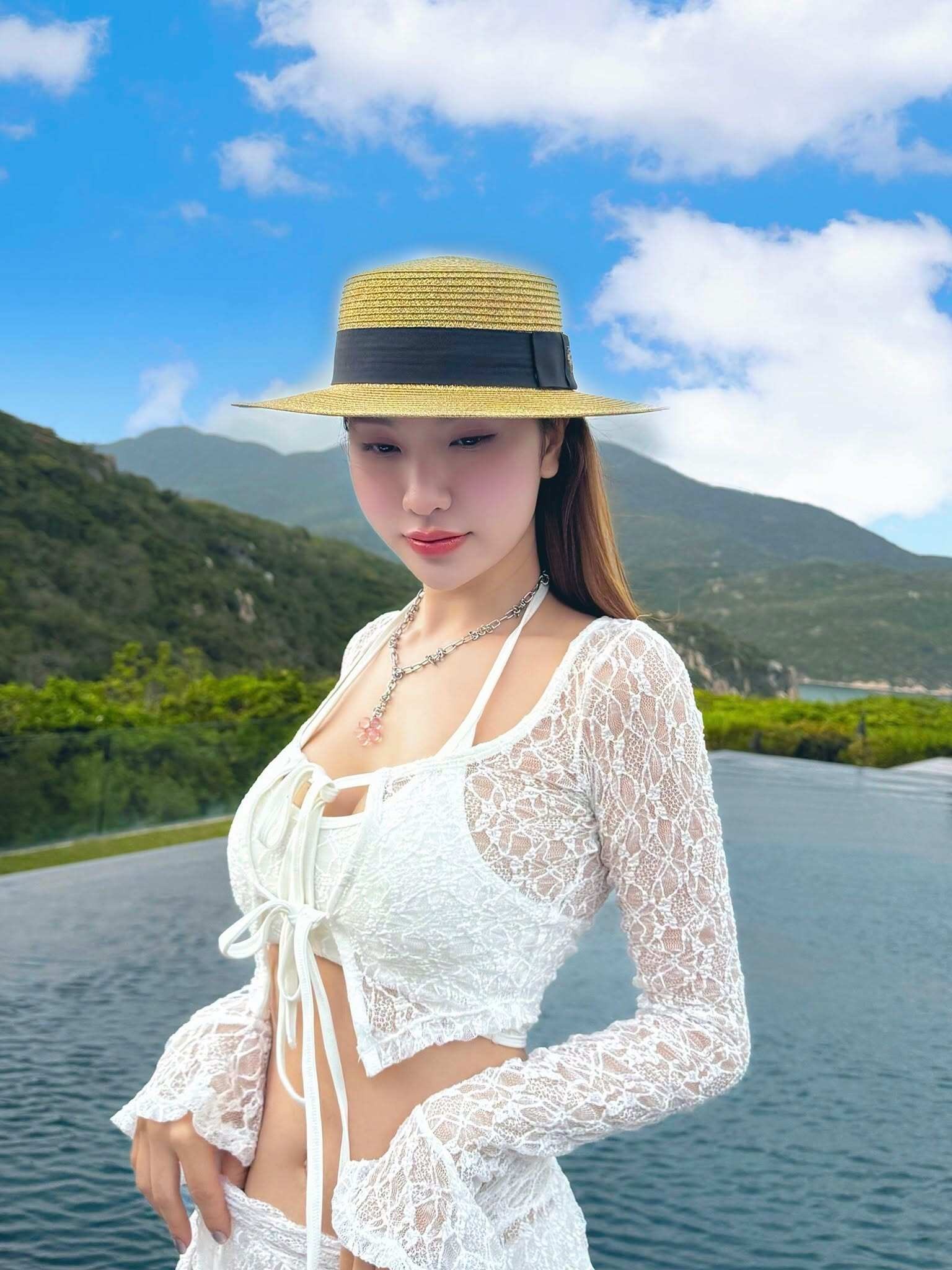 Phong cách không tuổi: từ “chị đại” U50 đến hotgirl U40